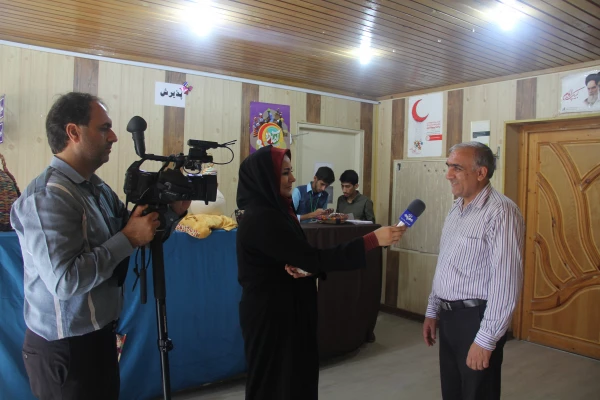 آموزش ونقد فیلم در مراسم اختتامیه جشن دانشجویی

 چهل وششمین جشنواره بین المللی فیلم رشد دانشگاه فرهنگیان هرمزگان
 5