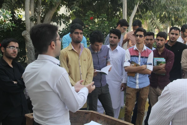 جهت گرامیداشت هفته کتاب و کتابخوانی در پردیس شهید بهشتی هرمزگان برگزار گردید.

تریبون دانشجویی کتاب بخونید و به اشتراک بگذاریم 6