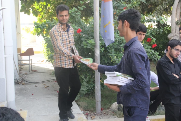 جهت گرامیداشت هفته کتاب و کتابخوانی در پردیس شهید بهشتی هرمزگان برگزار گردید.

تریبون دانشجویی کتاب بخونید و به اشتراک بگذاریم 7