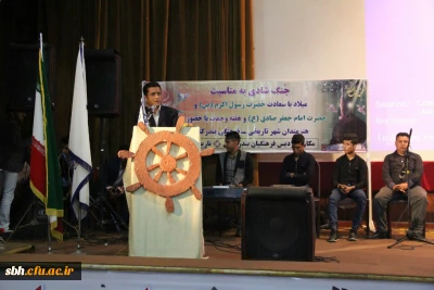 امام جمعه اهل سنت بندرعباس دوشنبه شب 22 آذر ماه در  مراسم گرامیداشت ولادت پیامبر(ص) و امام صادق(ع) در دانشگاه فرهنگیان هرمزگان بیان داشت:

وضعیت اهل سنت در ایران خیلی بهتر از وضعیت اقلیت ها در کشورهای پیشرفته  است.