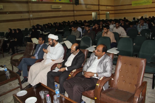 عضو مجمع جهانی تقریب مذاهب در اولین روز هفته وحدت در دانشگاه فرهنگیان بیان داشت :

قرآن کریم به ما راه را نشان داده اند و برای رسیدن به امت واحده فرموده اند باید به سرچشمه یعنی دین ابراهیم حنیف برگردیم . 6