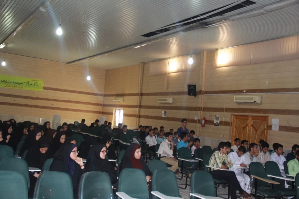 رئیس دفتر مطالعات فرهنگی سیاسی نهاد نمایندگی مقام معظم رهبری در دانشگاهها بیان داشت :

جمهوری اسلامی از نفوذ بالایی در منطقه برخوردار است 5