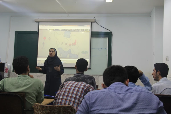 به مناسبت هفته پژوهش 

کارگاه روش تدریس خلاقانه ویژه دروس پایه اول ابتدایی 3