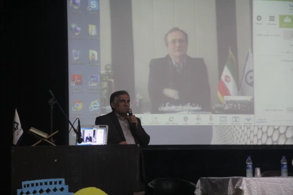 دکتر مهر محمدی سرپرست دانشگاه فرهنگیان در اولین دوره بالندگی معاونان توسعه منابع و امور دانشجویی پردیس ها و کارشناس مسئولان دانشجویی استان ها دربندرعباس گفت: 


در دانشگاه فرهنگیان ایده ال این است که برخوردهای انضباطی شکل نگیرد.
 4