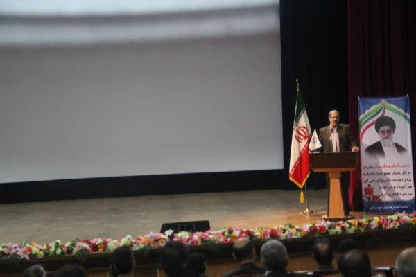 دکتر مطیعی مشاورمحترم  رئیس و مدیر کل امور دانشجویان داخل وزارت علوم و تحقیقات و فن آوری در اولین کارگاه آموزشی راهکارها و سیاست های راهبردی شورای بررسی موارد خاص بیان داشت :

ارتقا و ایجاد ارزش افزوده هر کشور در گرو ارتقا نیروی انسانی آن است و دانشگاهه