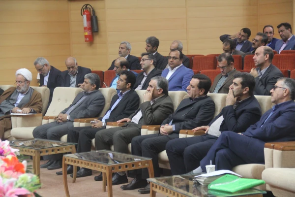 دکتر مطیعی مشاورمحترم  رئیس و مدیر کل امور دانشجویان داخل وزارت علوم و تحقیقات و فن آوری در اولین کارگاه آموزشی راهکارها و سیاست های راهبردی شورای بررسی موارد خاص بیان داشت :

ارتقا و ایجاد ارزش افزوده هر کشور در گرو ارتقا نیروی انسانی آن است و دانشگاهه