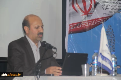 دکتر موسی پور معاون آموزشی و تحصیلات تکمیلی دانشگاه فرهنگیان در بندرعباس بیان کرد:

اجتهاد شخصی و تعبیر و تفسیر به رای و خلق احکام در محیط سازمانی به معنی دور شدن از امانت داری است.