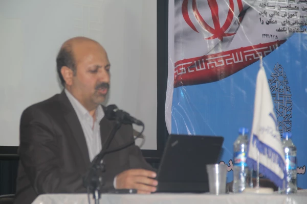 دکتر موسی پور معاون آموزشی و تحصیلات تکمیلی دانشگاه فرهنگیان در بندرعباس بیان کرد:

اجتهاد شخصی و تعبیر و تفسیر به رای و خلق احکام در محیط سازمانی به معنی دور شدن از امانت داری است. 2