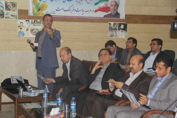 جناب آقای مشهدی  رئیس اداره امور سراهای دانشجویی دانشگاه فرهنگیان در بندرعباس بیان داشت:

باید به دانشجو بها داد و از ظرفیت دانشجویی در فرایندها ی تصمیم سازی و مدیریت امور پردیس ها استفاده کرد. 5