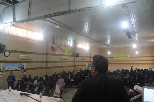 جناب آقای مشهدی  رئیس اداره امور سراهای دانشجویی دانشگاه فرهنگیان در بندرعباس بیان داشت:

باید به دانشجو بها داد و از ظرفیت دانشجویی در فرایندها ی تصمیم سازی و مدیریت امور پردیس ها استفاده کرد. 6