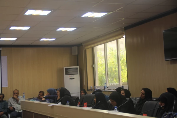 دوره بالندگی حرفه ای با موضوع رفتار سازمانی ویژه اعضای غیر هیات علمی پردیس های هرمزگان 7