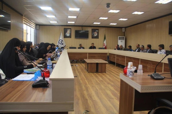 جلسه هم اندیشی استادان ریاضی دانشگاه فرهنگیان هرمزگان و سرگروههای آموزشی ریاضی متوسطه اول و دوم مناطق 22 گانه استان هرمزگان با حضور دکتر زهرا گویا و دکتر مانی رضایی اساتید آموزش ریاضی و اعضای هیات علمی دانشگاه هرمزگان 6