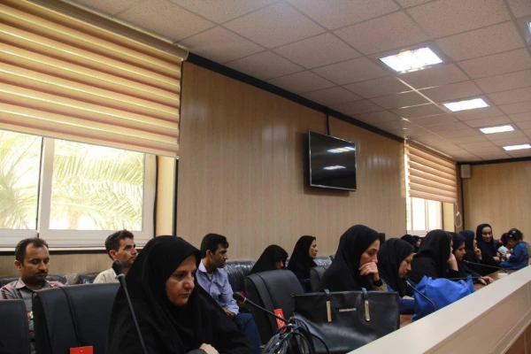 جلسه تقدیر و تشکر مدیریت استانی از تلاشهای یک ساله همکاران خدماتی و اداری دانشگاه فرهنگیان استان هرمزگان  4