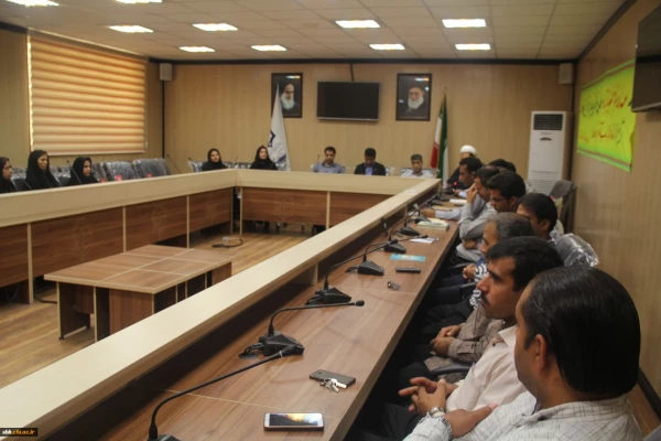 مدیر استانی دانشگاه در اولین نشست اداری سال 96 پردیس های استانی :

همه ی کارکنان در جهت ارتقای شاخص های آموزشی ، پژوهشی ، دانشجویی ، فرهنگی اجتماعی پردیس های استان هرمزگان در سال 96 کوشش نمایند . 4