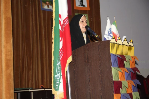 دکتر ذوالقدر نماینده مردم تهران در مجلس شورای اسلامی در دانشگاه فرهنگیان هرمزگان بیان داشت:

باید در تصمیم گیری های خرد و کلان کشور مشکلات و مسائل فرهنگیان در راس امور قرار گیرد. 2