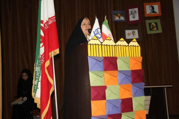 دکتر ذوالقدر نماینده مردم تهران در مجلس شورای اسلامی در دانشگاه فرهنگیان هرمزگان بیان داشت:

باید در تصمیم گیری های خرد و کلان کشور مشکلات و مسائل فرهنگیان در راس امور قرار گیرد. 3