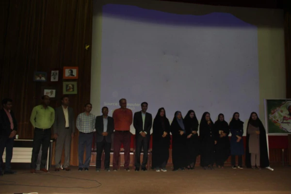 دکتر ذوالقدر نماینده مردم تهران در مجلس شورای اسلامی در دانشگاه فرهنگیان هرمزگان بیان داشت:

باید در تصمیم گیری های خرد و کلان کشور مشکلات و مسائل فرهنگیان در راس امور قرار گیرد. 10