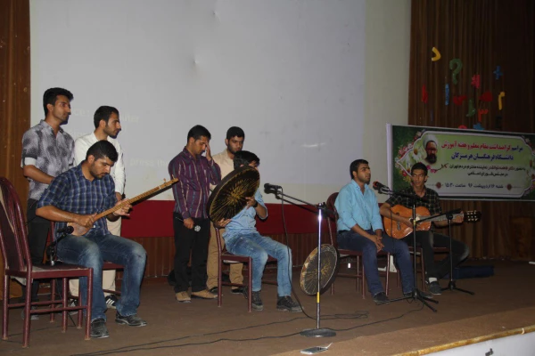 دکتر ذوالقدر نماینده مردم تهران در مجلس شورای اسلامی در دانشگاه فرهنگیان هرمزگان بیان داشت:

باید در تصمیم گیری های خرد و کلان کشور مشکلات و مسائل فرهنگیان در راس امور قرار گیرد. 11