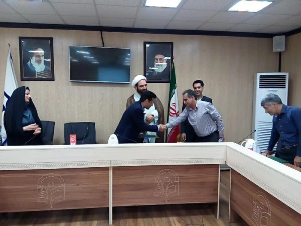 تقدیر از همکاران بازنشسته سال 95 دانشگاه فرهنگیان هرمزگان در : 

مراسم میلاد امام مهدی (عج) 5