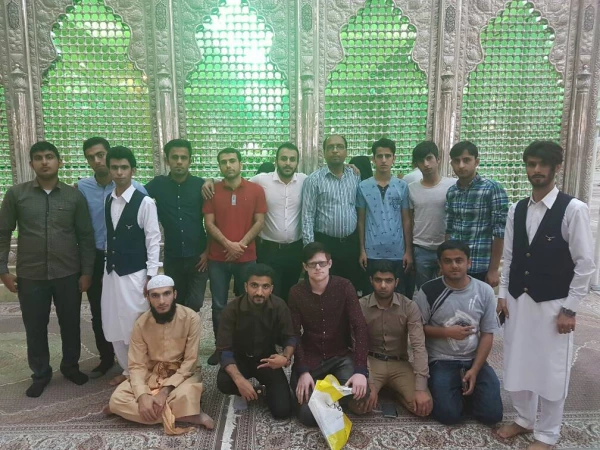 اردوی فرهنگی دانشجو معلمان پردیس های استان هرمزگان به مقصد تهران و بازدید از نمایشگاه کتاب تهران 8