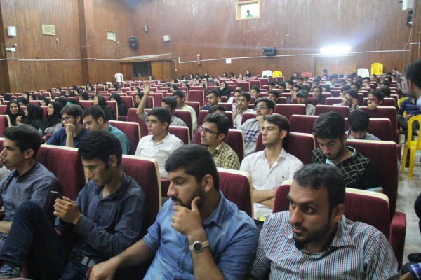 به همت انجمن اسلامی دانشجویان پردیس شهید بهشتی هرمزگان برگزار گردید:

همایش تحلیل جامعه شناختی انتخابات ریاست جمهوری با حضور دکتر قانعی راد استاد جامعه شناسی دانشگاه تهران 7