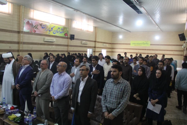 دکتر سید منصور واعظ پور استاد دانشگاه صنعتی امیر کبیر در افتتاحیه اولین همایش استانی آموزش ریاضی دانشگاه فرهنگیان هرمزگان :

روح ریاضیات ، تزریق تفکر و اندیشه ورزی در شهروندان جامعه است . 2