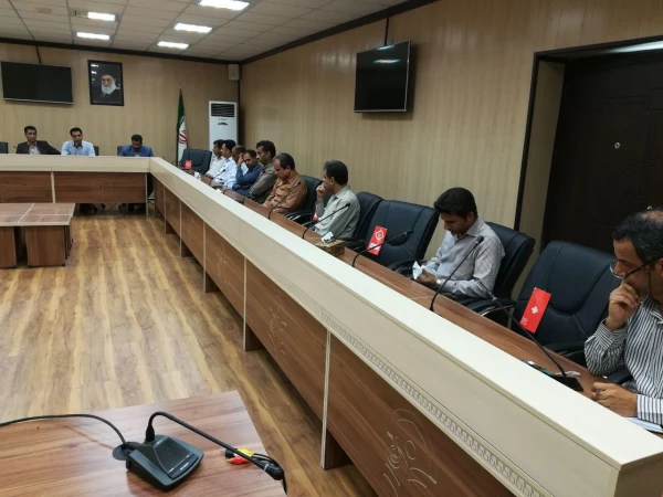 مدیر استانی دانشگاه در نشست عوامل برگزاری امتحانات نیم سال دوم 96-95:

برگزاری جامع و مطلوب امتحانات و ارائه خدمات دانشجویی با کیفیت در ایام امتحانات مورد تاکید است .
 3