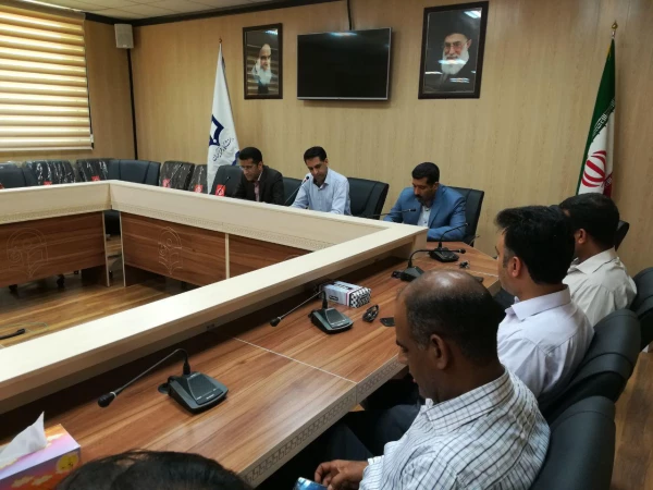 مدیر استانی دانشگاه در نشست عوامل برگزاری امتحانات نیم سال دوم 96-95:

برگزاری جامع و مطلوب امتحانات و ارائه خدمات دانشجویی با کیفیت در ایام امتحانات مورد تاکید است .
 9