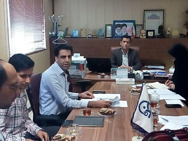 مدیر استانی دانشگاه در نشست شورای پژوهشی مدیریت استانی :

با انجام طرح های پژوهشی کارفرمایی، برگزاری همایش های علمی و حمایت از فعالیت های پژوهشی استادان در سال 96، شاخص های پژوهشی ارتقا می یابد 4