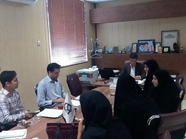 مدیر استانی دانشگاه در نشست شورای پژوهشی مدیریت استانی :

با انجام طرح های پژوهشی کارفرمایی، برگزاری همایش های علمی و حمایت از فعالیت های پژوهشی استادان در سال 96، شاخص های پژوهشی ارتقا می یابد 8