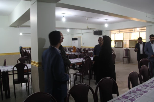 با حضور سرپرست دانشگاه فرهنگیان نماینده مردم بندرعباس در مجلس شورای اسلامی و فرماندار بندرعباس، فرماندار جاسک ، مدیر کل سیاسی امنیتی استانداری و معاون پژوهشی و برنامه ریزی اداره کل آموزش و پرورش استان و روسای دانشگاه های استان جمعی از مسئولین برگزار شد :