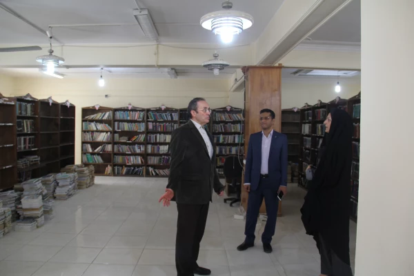 با حضور سرپرست دانشگاه فرهنگیان نماینده مردم بندرعباس در مجلس شورای اسلامی و فرماندار بندرعباس، فرماندار جاسک ، مدیر کل سیاسی امنیتی استانداری و معاون پژوهشی و برنامه ریزی اداره کل آموزش و پرورش استان و روسای دانشگاه های استان جمعی از مسئولین برگزار شد :