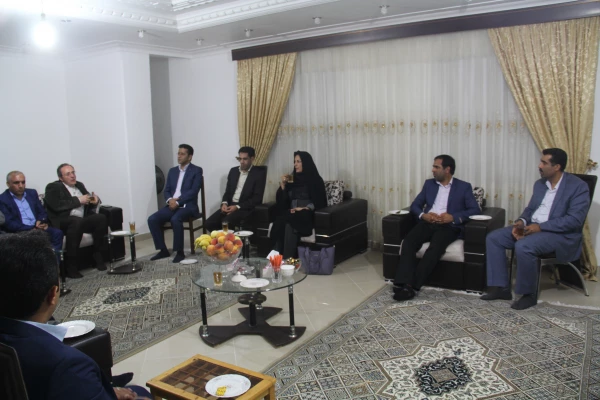 دیدار سرپرست دانشگاه فرهنگیان با خانواده دانشجو معلم شهید ابراهیم تنیده 3