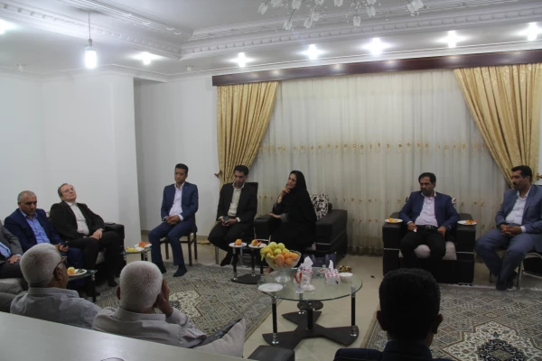 دیدار سرپرست دانشگاه فرهنگیان با خانواده دانشجو معلم شهید ابراهیم تنیده 5