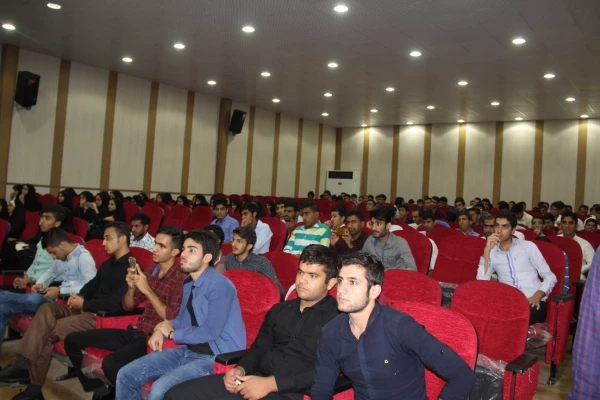 برگزای نشست تحلیلی دانشجو، مطالبه گری و آرمان خواهی در دانشگاه فرهنگیان هرمزگان با حضور دکتر کواکبیان نماینده تهران در مجلس شورای اسلامی 9