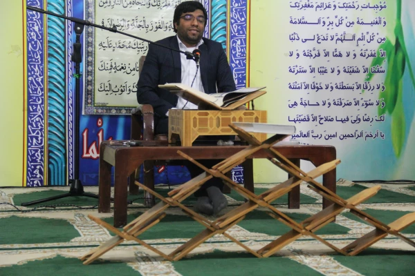 مدیر استانی دانشگاه در مراسم هفته وحدت قرآن دانشگاه و محفل انس با قرآن کریم : وحدت حول قرآن کریم، مسلمانان را به قدرت مطلق در جهان تبدیل می کند. 5