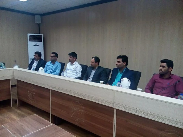 نشست مشترک اعضای کمیته اجرایی اولین جشنواره کشوری تجربیات برتر آموزشی، تربیتی معلمان و اساتید در آموزش ریاضی ابتدایی با کارشناسان آموزش ابتدایی مناطق 22گانه استان هرمزگان 9