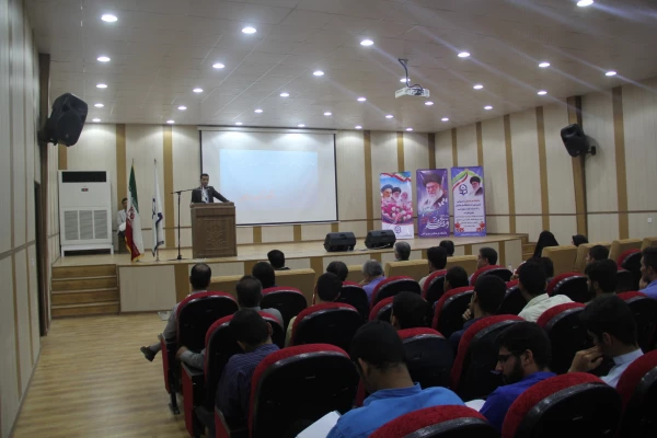 ماجدی مدیر کل حراست دانشگاه در جلسه توجیحی آموزشی دانشجویان ورودی 96 : معلمان موفق دوره های گذشته الگوی ممتازی برای دانشجو معلمان جهت شناخت رسالت معلمی هستند. 3