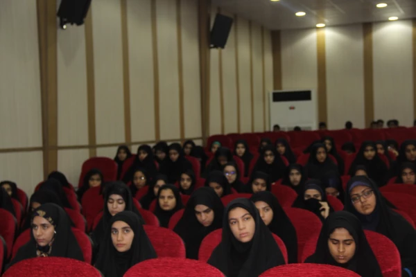 ماجدی مدیر کل حراست دانشگاه در جلسه توجیحی آموزشی دانشجویان ورودی 96 : معلمان موفق دوره های گذشته الگوی ممتازی برای دانشجو معلمان جهت شناخت رسالت معلمی هستند. 4