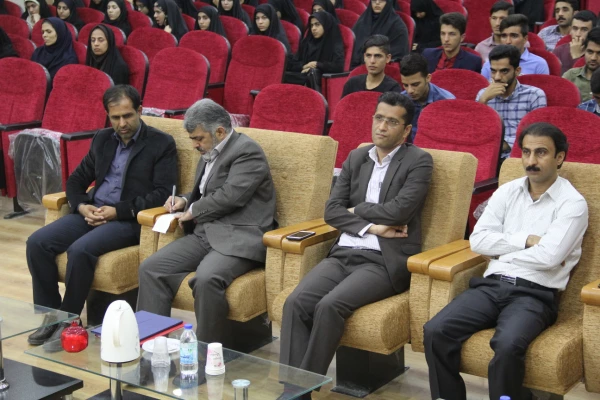 ماجدی مدیر کل حراست دانشگاه در جلسه توجیحی آموزشی دانشجویان ورودی 96 : معلمان موفق دوره های گذشته الگوی ممتازی برای دانشجو معلمان جهت شناخت رسالت معلمی هستند. 7