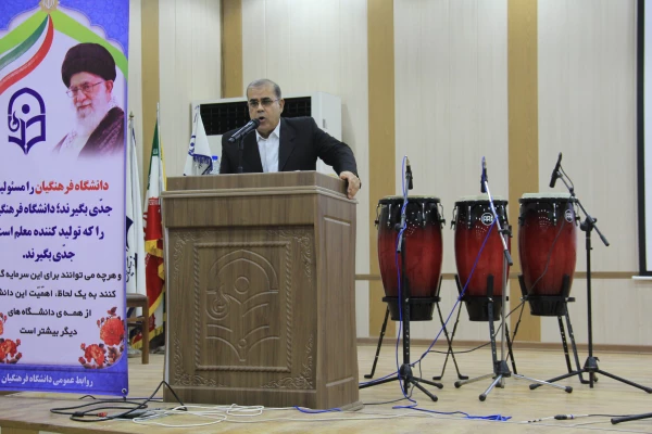 شیخ قتالی امام جمعه اهل سنت بندرعباس در مراسم گرامیداشت هفته وحدت و شب فرهنگی شهرستان بستک  در دانشگاه فرهنگیان بیان داشت:

ما یک زندگی بسیار مسالمت آمیز داریم که از همه کشورهای جهان در وحدت و آرامش جلوتر هستیم و خط قرمز ما نظام و مقدسات است. 6