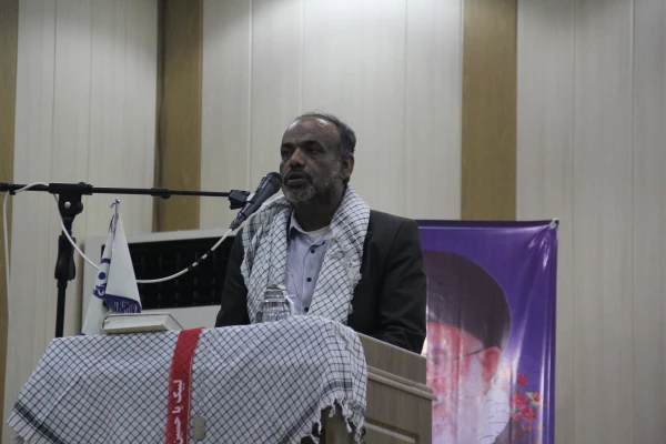 نشر و انتقال پیام شهدا وظیفه همه ماست
دکتر ضیایی رئیس پردیس های دانشگاه فرهنگیان هرمزگان گفت: تکریم خانواده معظم شهدا ،نشر وانتقال پیام ها و رشادت های شهیدان وظیفه همه ماست 9