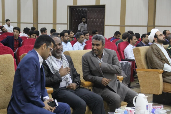 نشر و انتقال پیام شهدا وظیفه همه ماست
دکتر ضیایی رئیس پردیس های دانشگاه فرهنگیان هرمزگان گفت: تکریم خانواده معظم شهدا ،نشر وانتقال پیام ها و رشادت های شهیدان وظیفه همه ماست 10