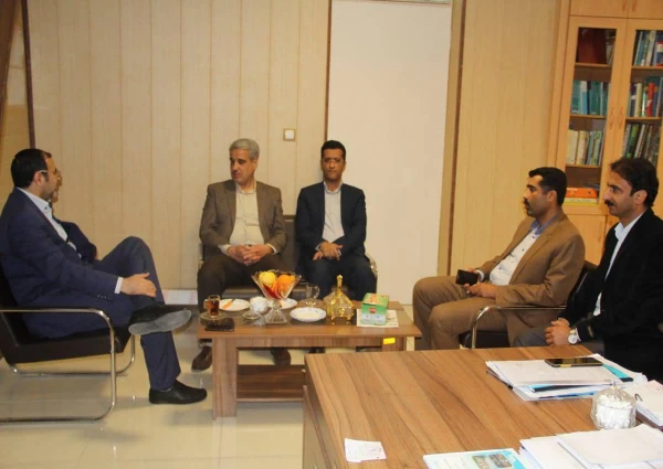 نشست شورای مدیریت استانی با حضور مدیر کل رفاه و خدمات دانشجویی دانشگاه و مدیر کل آموزش و پرورش هرمزگان 3