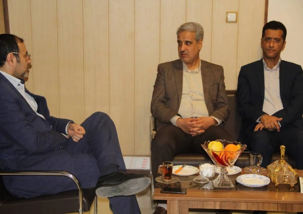 نشست شورای مدیریت استانی با حضور مدیر کل رفاه و خدمات دانشجویی دانشگاه و مدیر کل آموزش و پرورش هرمزگان 4