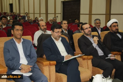 دکتر خنیفر سرپرست دانشگاه فرهنگیان در ارتباط زنده  ویدئویی(شوکا) با شرکت کنندگان در هشتمین نشست مسئولین و کارشناسان حراست پردیس ها و مراکز آموزش عالی دانشگاه فرهنگیان در بندرعباس بیان داشت:  


دانشگاه ما در بخش سلامت وصیانت از سالم ترین و کم آسیب ترین دانشگاه ها می باشد.