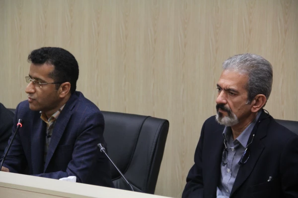 دکتر شهریار مشیری عضو هیات علمی دانشگاه آزاد هرمزگان و نماینده دور هفتم مردم بندرعباس در مجلس شورای اسلامی در مراسم یادبود آیت الله هاشمی رفسنجانی در دانشگاه فرهنگیان بندرعباس بیان داشت: 

آیت الله هاشمی رفسنجانی به خرد جمعی اعتقاد داشت و از افتخارات رو