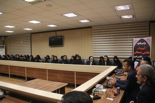 دکتر شهریار مشیری عضو هیات علمی دانشگاه آزاد هرمزگان و نماینده دور هفتم مردم بندرعباس در مجلس شورای اسلامی در مراسم یادبود آیت الله هاشمی رفسنجانی در دانشگاه فرهنگیان بندرعباس بیان داشت: 

آیت الله هاشمی رفسنجانی به خرد جمعی اعتقاد داشت و از افتخارات رو