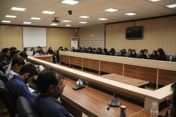 دکتر شهریار مشیری عضو هیات علمی دانشگاه آزاد هرمزگان و نماینده دور هفتم مردم بندرعباس در مجلس شورای اسلامی در مراسم یادبود آیت الله هاشمی رفسنجانی در دانشگاه فرهنگیان بندرعباس بیان داشت: 

آیت الله هاشمی رفسنجانی به خرد جمعی اعتقاد داشت و از افتخارات رو