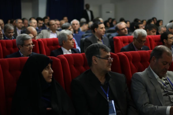 دکتر رئوفی معاون توسعه و منابع انسانی استانداری هرمزگان در هجدهمین اجلاس سرا سری مدیریت امور پردیس های استانی سرپرستان پردیس ها و واحد های تابعه دانشگاه فرهنگیان در بندرعباس بیان داشتند :
امروز باید دانشگاهها دانشجویان خلاق و کارآفرین تربیت کنند. 3